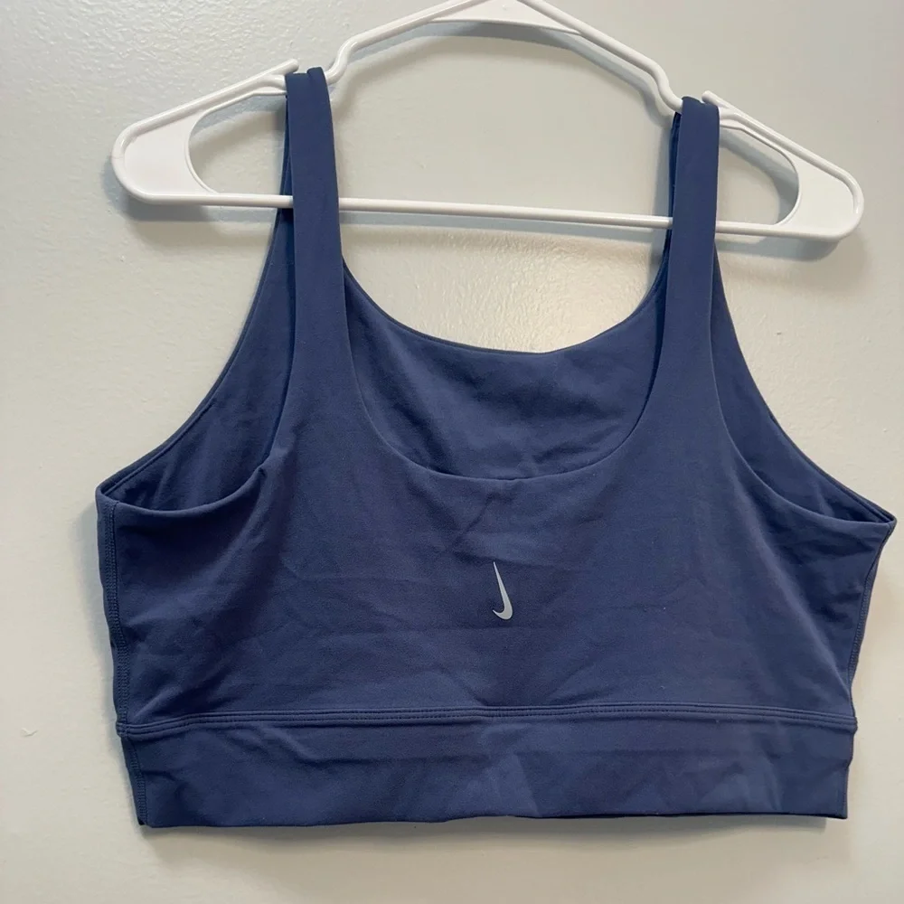 Nike sleek supportive